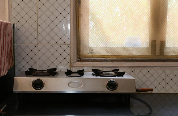 What are the benefits of getting moving insurance?